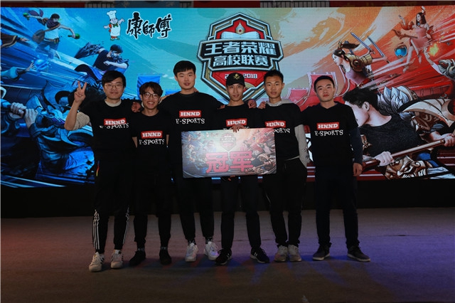 占据主动 占据主动