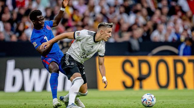 击球轨迹仿 击球轨迹仿