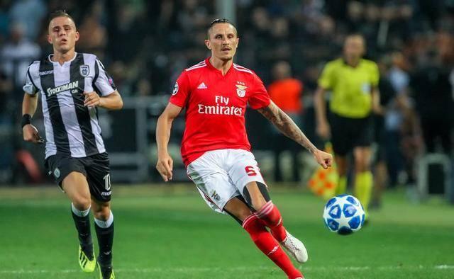 用小牌垫路 用小牌垫路